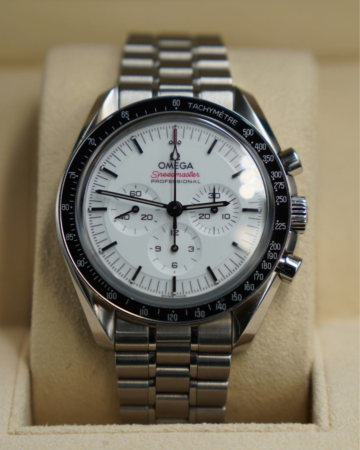 2025 Omega Speedmaster White 31030425004001