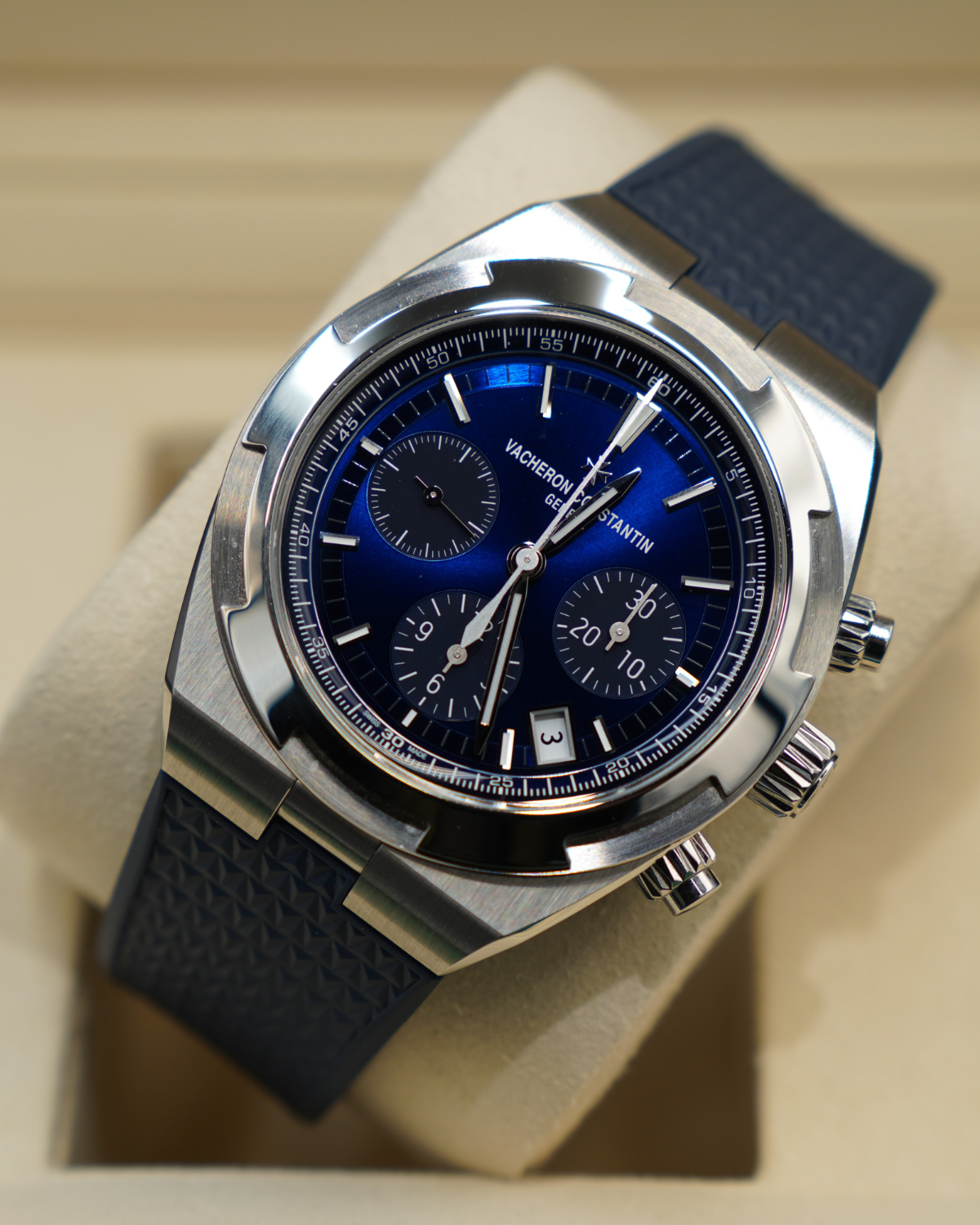 2025 Vacheron Constantin Overseas Chronograph Blue Dial 5520V