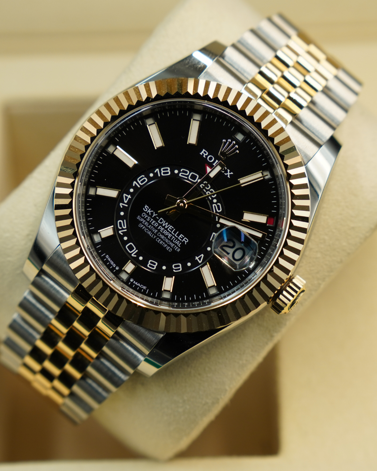 2026 New Sky-Dweller Black Two-Tone Gold Jubilee 336933