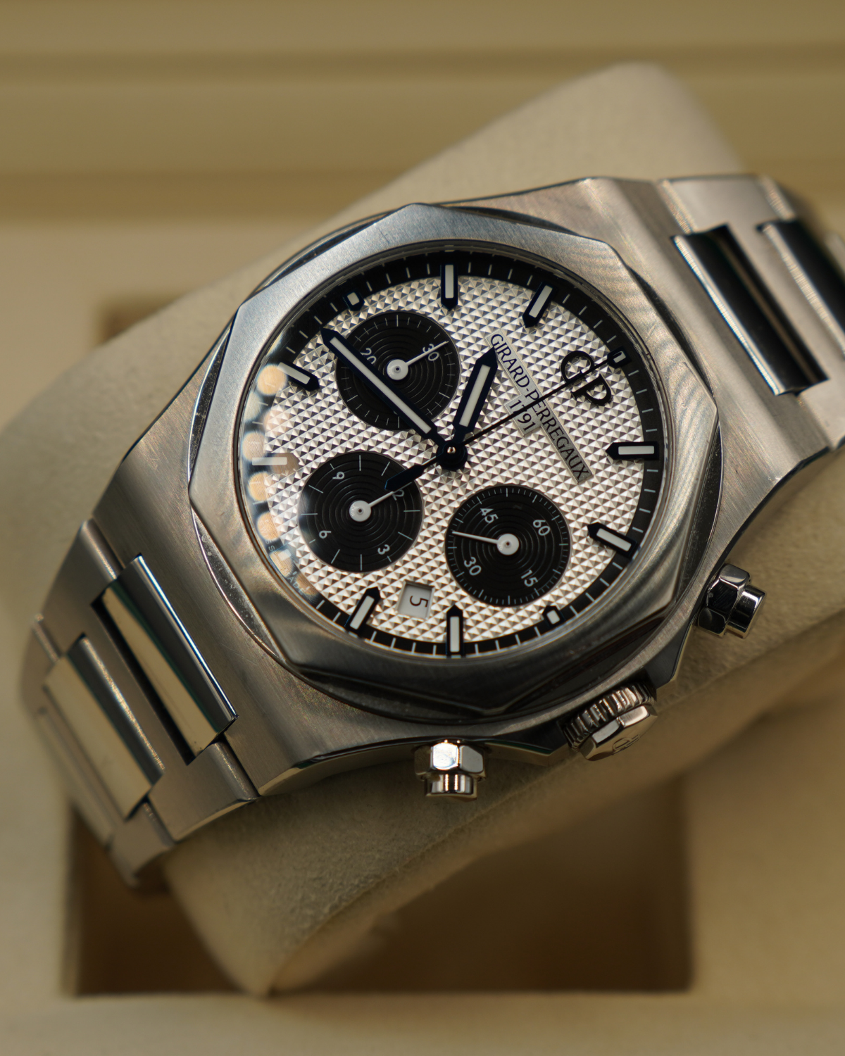 Girard Perregaux 81020-ACIER N175